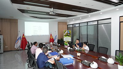 Introduceți expertul în inspecție de calitate a ingineriei Vijay a venit la b...